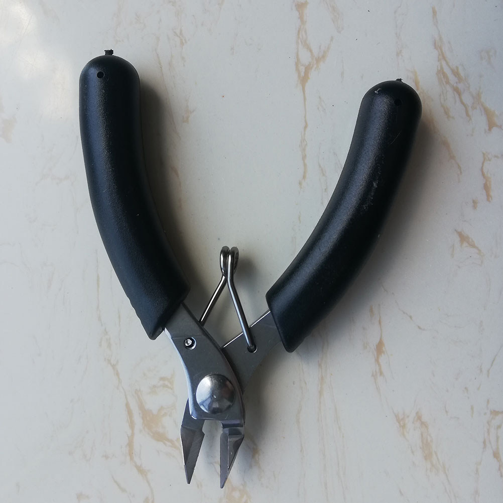 Ergonomic Diagonal Pliers for  - Badminton Game ulasan dan harga