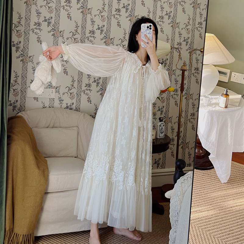 Vintage Luxury White Lace 2Pcs - Badminton Victory ulasan dan harga